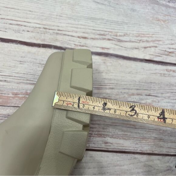 Jeffrey Campbell Chelsea Rain Boots Lug Sole Ivory NEW Size 10 - Picture 5 of 11